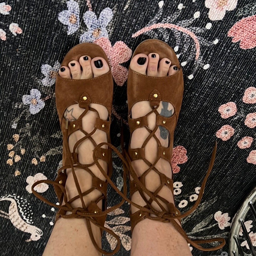 Eeight suede lace up block heel sandal